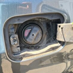 Degvielas tvertnes vāks priekš BMW 520D E60 2006 ENG.