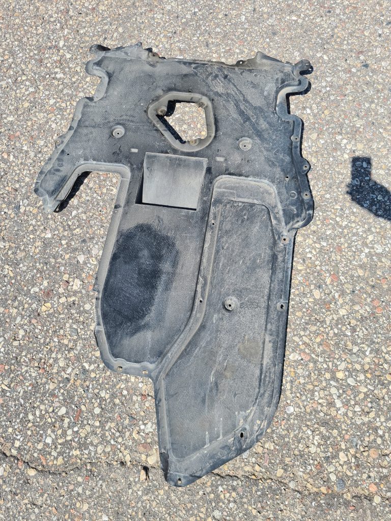 Virsbūves apakšējais aizsargs priekš BMW 520D E60 2006 ENG. 1 Virsbūves apakšējais aizsargs priekš BMW 520D E60 2006 ENG.