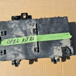 Drošinātāju relejas kaste priekš OPEL ASTRA H 2005 GREEN