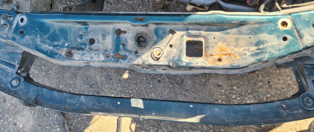 Priekšējā radiatora rāmja augšēja daļa priekš OPEL ASTRA H 2005 GREEN