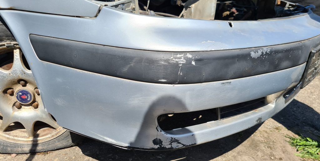 Priekšējais buferis priekš SAAB 9-5 1999 2 Priekšējais buferis priekš SAAB 9-5 1999