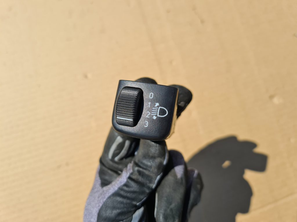 Gaismas slēdzis priekš SAAB 9-5 1999 1 Gaismas slēdzis priekš SAAB 9-5 1999