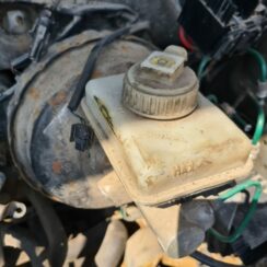 Bremžu šķidruma tvertne priekš SAAB 9-5 1999