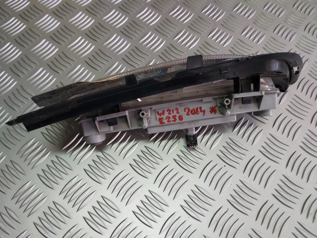 Led dienas gaitas lukturis priekš MERCEDES BENZ E250 W212 2014