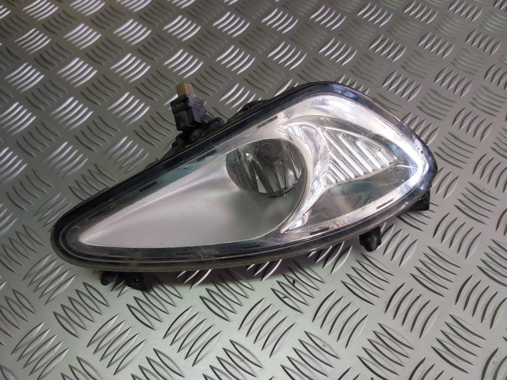 Miglas lukturis priekšā labajā pusē priekš MERCEDES BENZ E250 W212 2014
