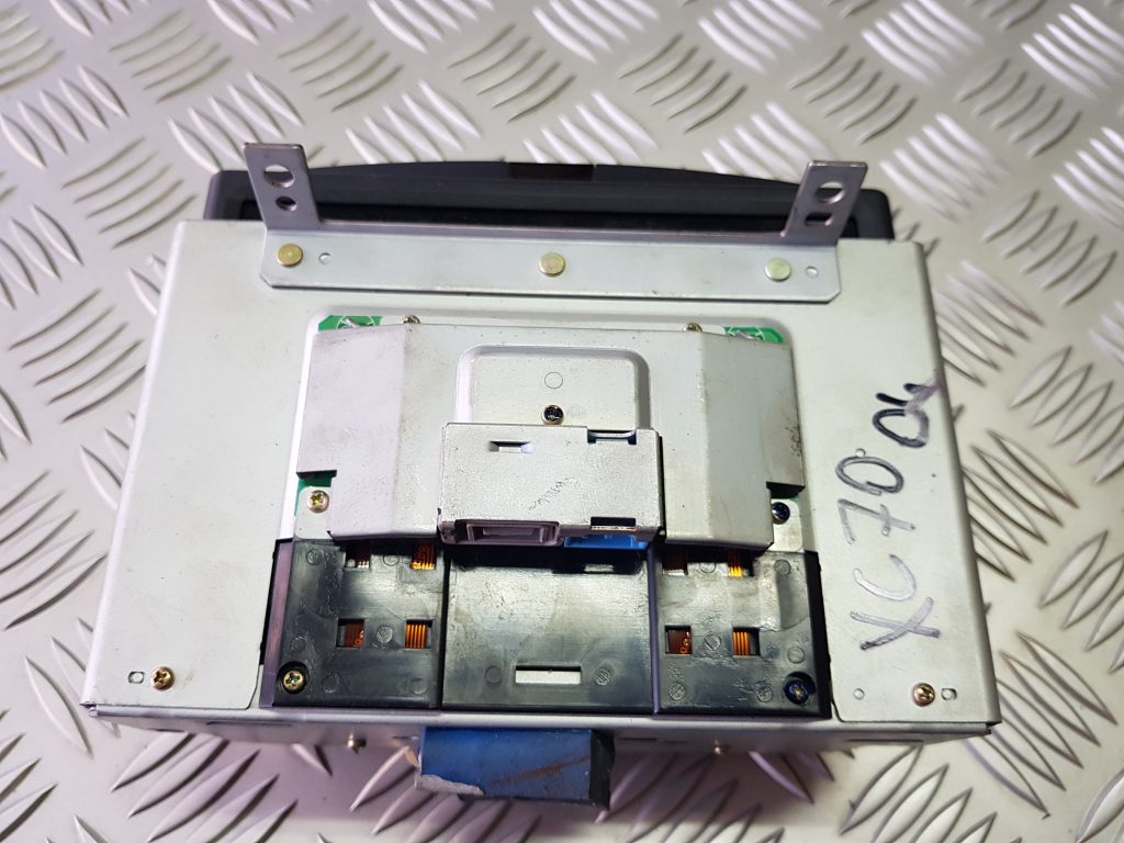 Displejs priekš VOLVO XC70 2004