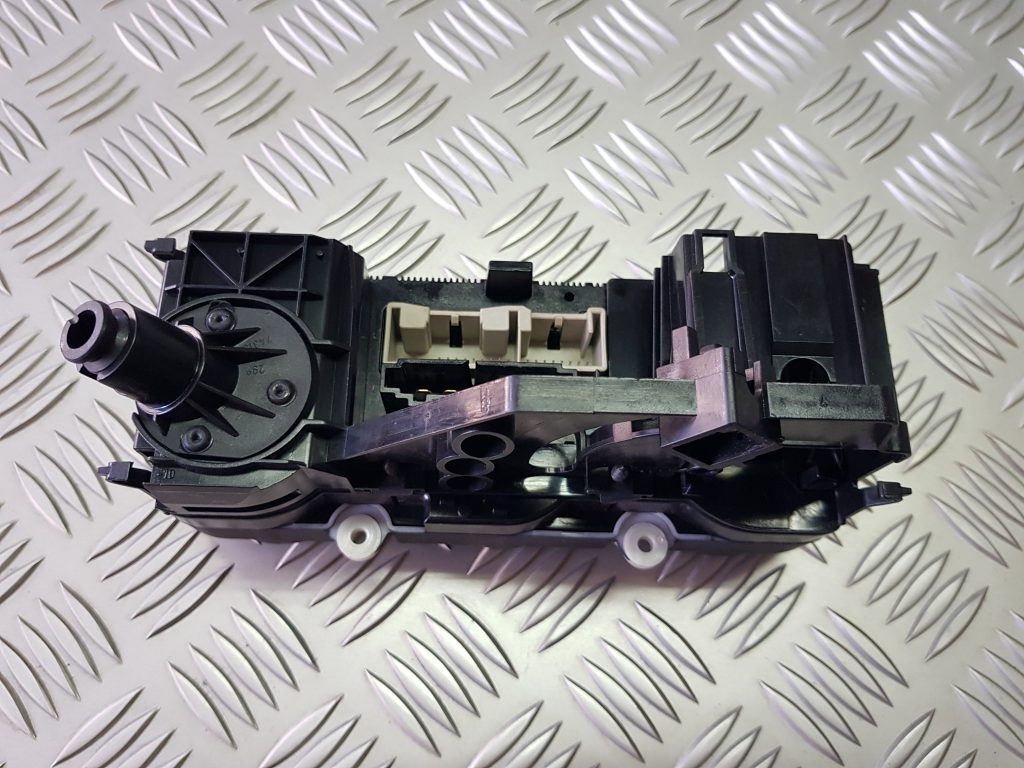 Klimata kontroles bloks priekš VW GOLF 5 2006 3 Klimata kontroles bloks priekš VW GOLF 5 2006