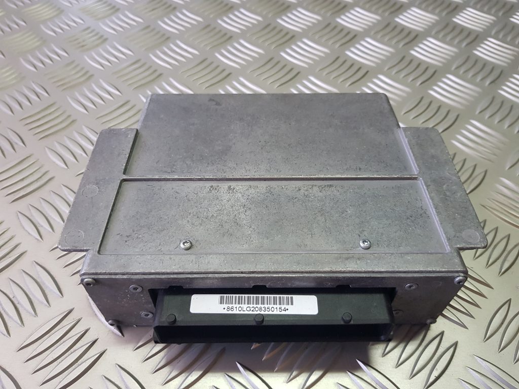 Dzinēja vadības bloks priekš SAAB 9-5 1999 2 Dzinēja vadības bloks priekš SAAB 9-5 1999