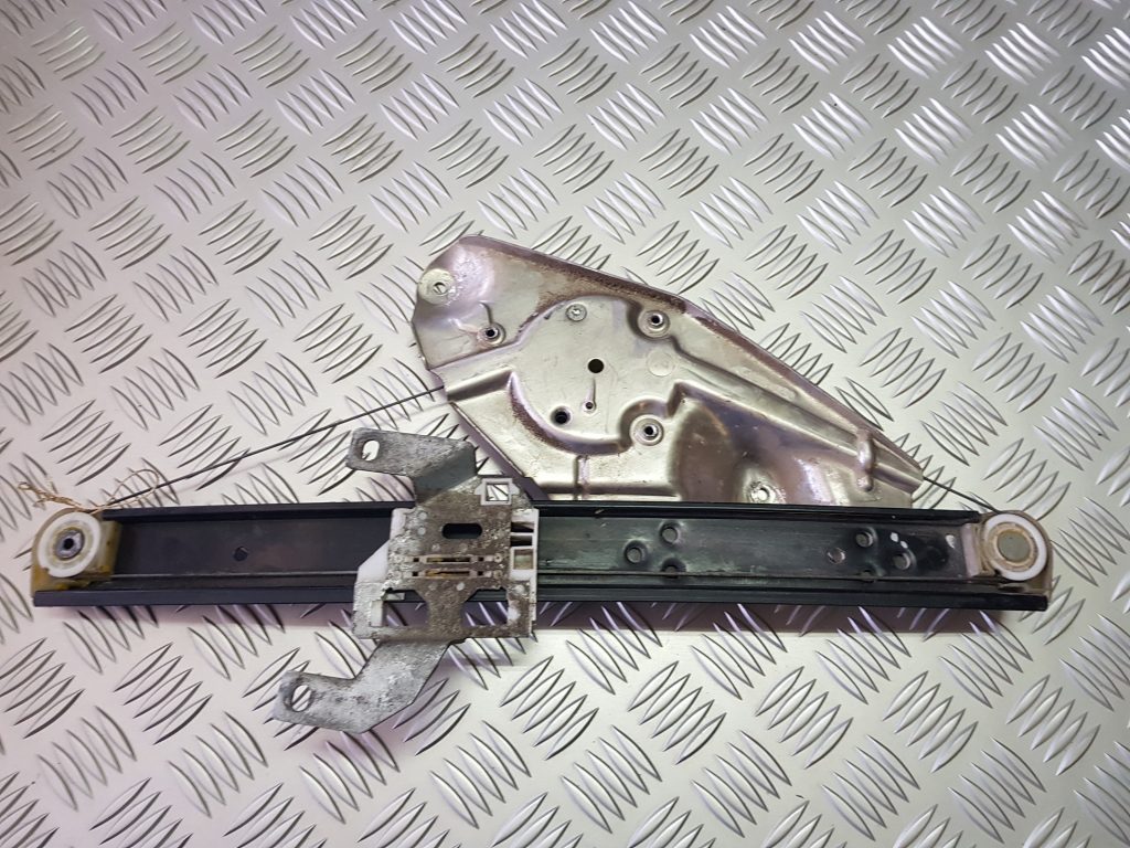 Stikla pacelšanas mehānisms aizmugurējais kreisais priekš AUDI A6 AVANT 2003 2 Stikla pacelšanas mehānisms aizmugurējais kreisais priekš AUDI A6 AVANT 2003