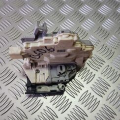 Priekšējo kreiso durvju slēdzene priekš VW PASSAT B6 2006 ANGL. UNIVERSAL