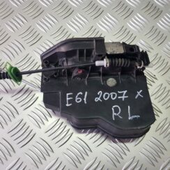 Aizmugurējo kreiso durvju slēdzene priekš BMW 525D E61 2007 TOURING BLACK