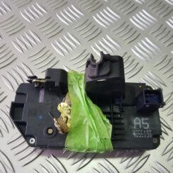 Aizmugurējo kreiso durvju slēdzene priekš SAAB 9-5 1999