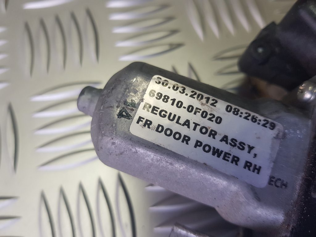 Stikla pacelšanas mehānisms priekšējais kreisais priekš TOYOTA VERSO 2012 3 Stikla pacelšanas mehānisms priekšējais kreisais priekš TOYOTA VERSO 2012