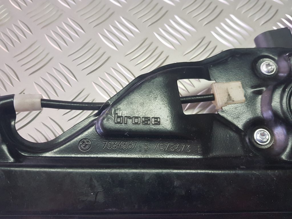 Stikla pacelšanas mehānisms aizmugurējais kreisais priekš BMW 530D E61 2006 TOURING TITANSILVER 3 Stikla pacelšanas mehānisms aizmugurējais kreisais priekš BMW 530D E61 2006 TOURING TITANSILVER