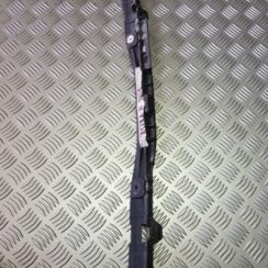 Aizmugurējā bufera centrālais stiprinājums priekš OPEL ASTRA H STATION WAGON 2009