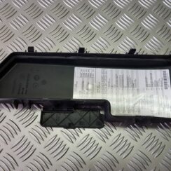 Drošinātāju kārbas korpusa vāks priekš VOLVO V70 2002 SILVER