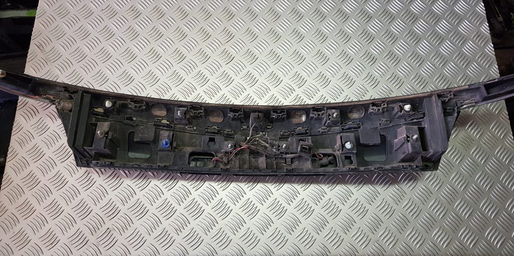 Bagāžnieka vaka uzlika priekš OPEL INSIGNIA SPORTS TOURER 2010 2 Bagāžnieka vaka uzlika priekš OPEL INSIGNIA SPORTS TOURER 2010