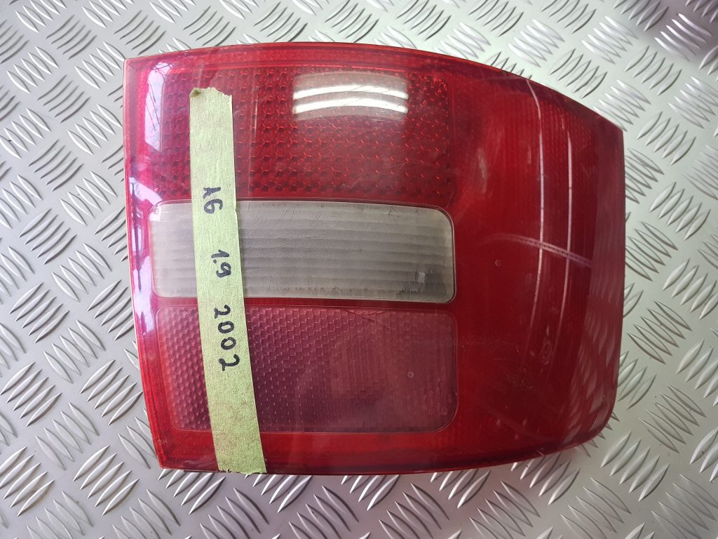 Aizmugurējais kreisais lukturis priekš AUDI A6 AVANT 2003 1 Aizmugurējais kreisais lukturis priekš AUDI A6 AVANT 2003