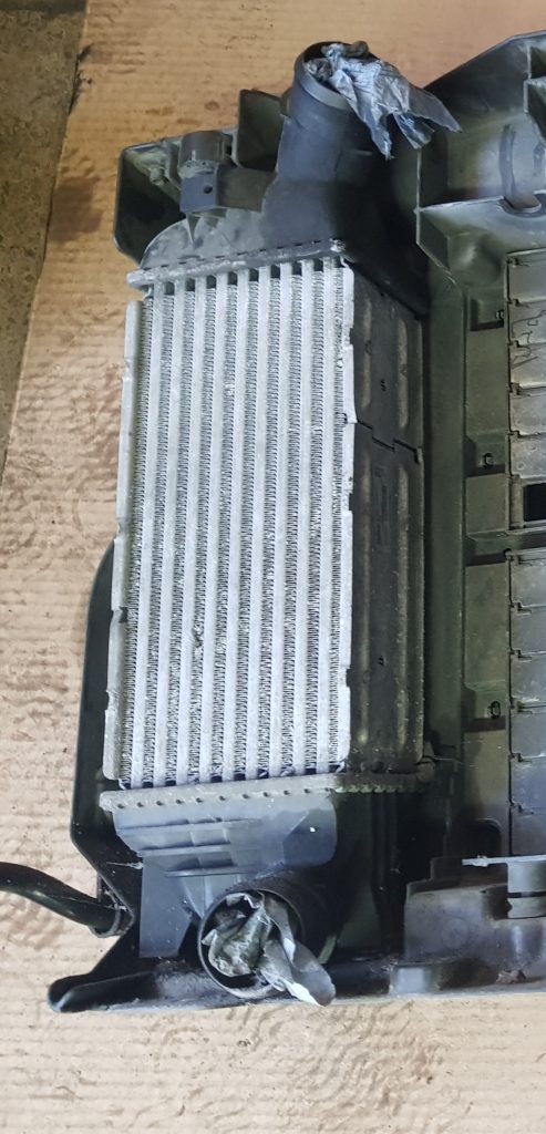 Interkūleris priekš PEUGEOT 407 2004 1 Interkūleris priekš PEUGEOT 407 2004