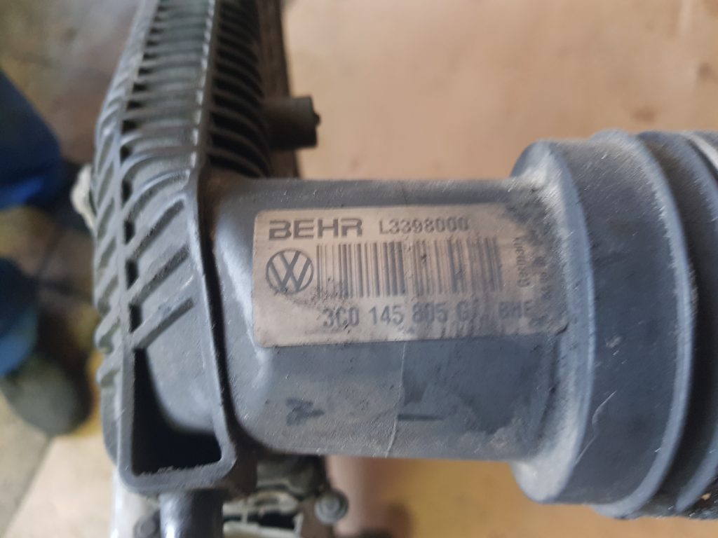 Radiatoru komplekts priekš VW PASSAT B6 2008 ANGL. 3 Radiatoru komplekts priekš VW PASSAT B6 2008 ANGL.