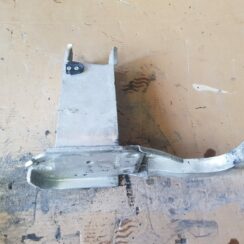 Priekšēja bufera pastiprinātāja kronšteins priekš AUDI A7 2011 SPORTBACK