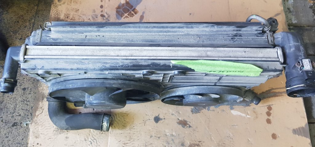 Radiatoru komplekts priekš VW PASSAT 2007 UNIVERSAL SILVER 1 Radiatoru komplekts priekš VW PASSAT 2007 UNIVERSAL SILVER