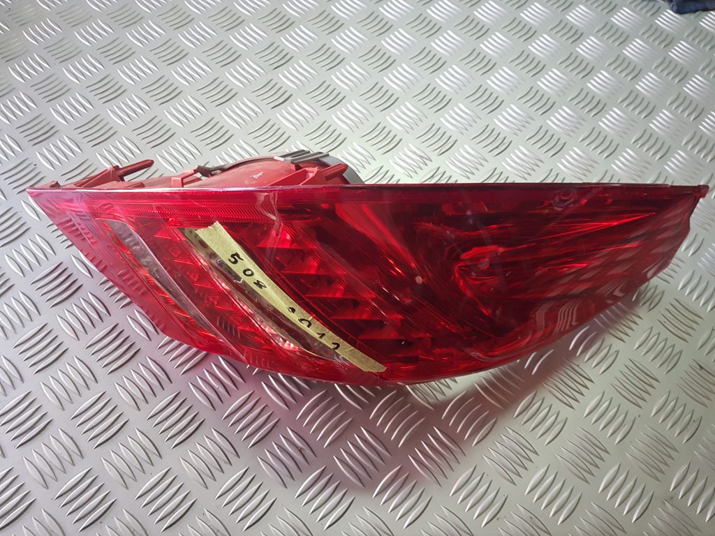 Aizmugurējais labais lukturis priekš PEUGEOT 508 2012 1 Aizmugurējais labais lukturis priekš PEUGEOT 508 2012