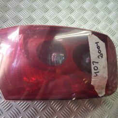 Aizmugurējais labais lukturis priekš PEUGEOT 407 2005