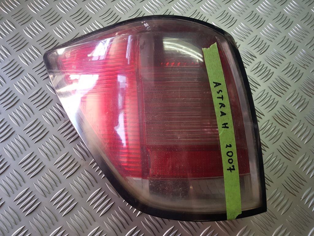 Aizmugurējais kreisais lukturis priekš OPEL ASTRA H STATION WAGON 2007