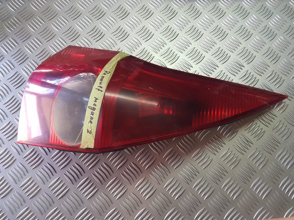 Aizmugurējais kreisais lukturis priekš RENAULT MEGANE 2004 1 Aizmugurējais kreisais lukturis priekš RENAULT MEGANE 2004