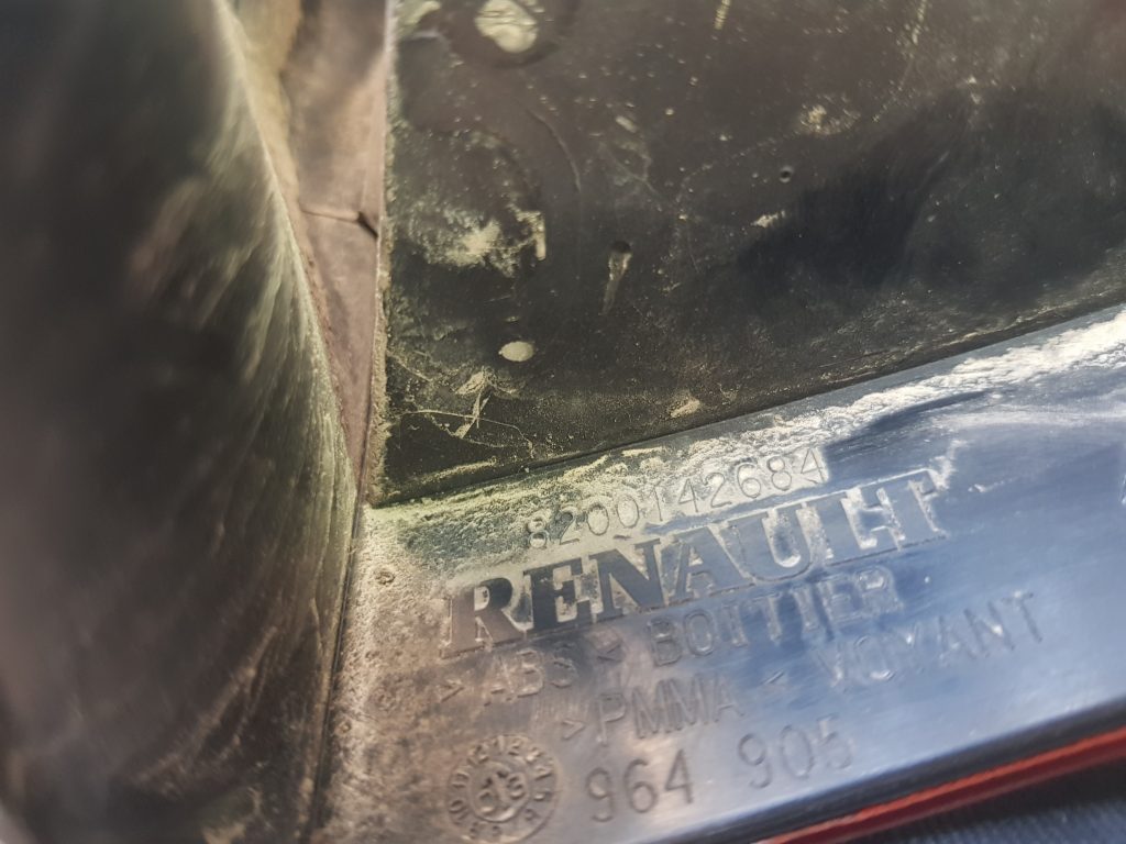 Aizmugurējais kreisais lukturis priekš RENAULT MEGANE 2004 3 Aizmugurējais kreisais lukturis priekš RENAULT MEGANE 2004