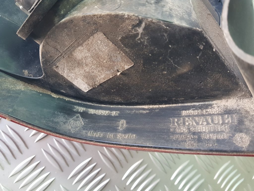 Aizmugurējais labais lukturis priekš RENAULT MEGANE 2004 3 Aizmugurējais labais lukturis priekš RENAULT MEGANE 2004