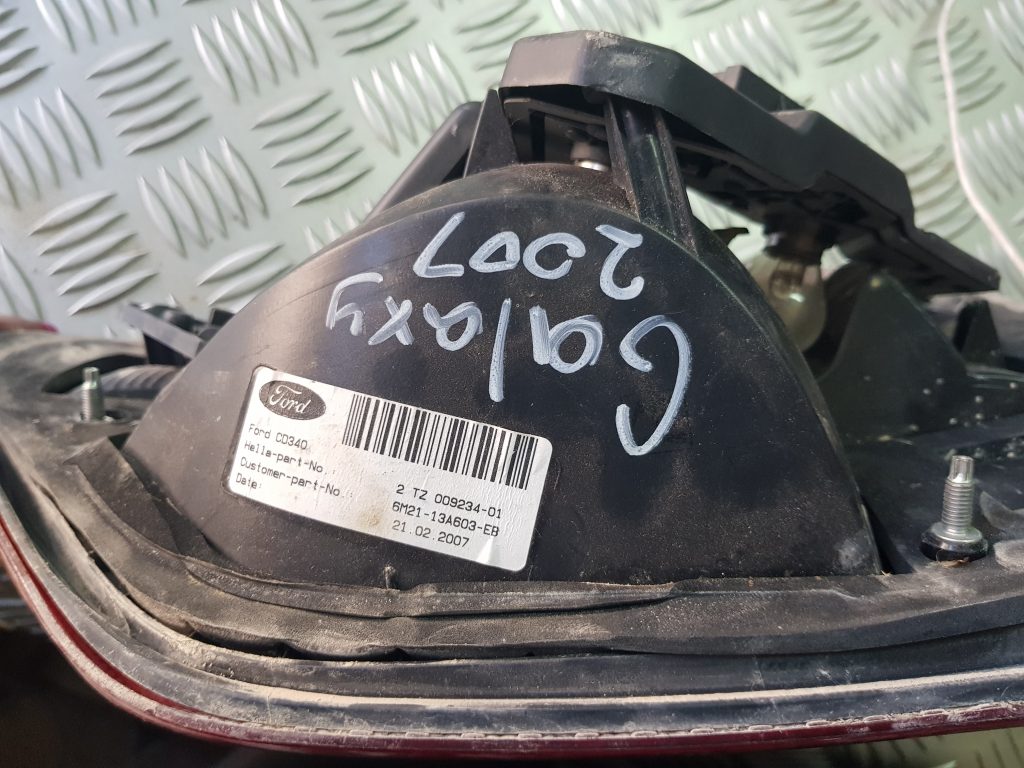 Bagāžnieka vāka kreisais lukturis priekš FORD GALAXY 2007 3 Bagāžnieka vāka kreisais lukturis priekš FORD GALAXY 2007