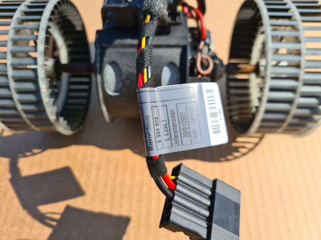 Salona ventilators priekš BMW 525D E61 2007 TOURING BLACK 2 Salona ventilators priekš BMW 525D E61 2007 TOURING BLACK