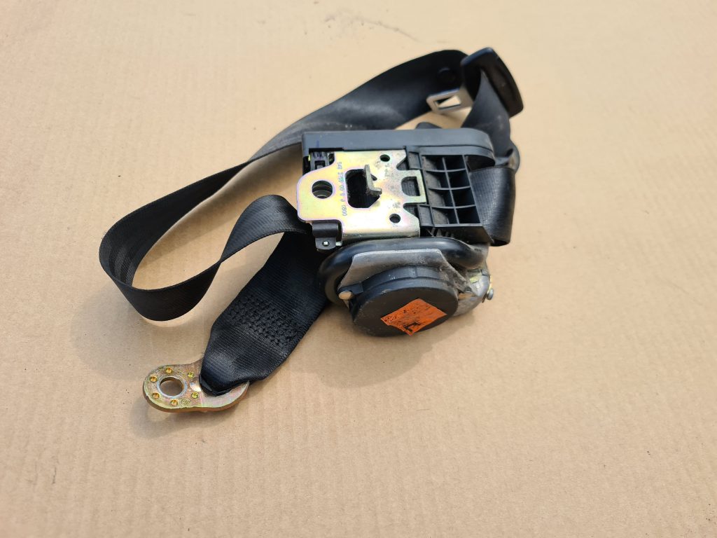 Priekšējā kreisā drošības josta priekš VW PASSAT 2000 BLUE 2 Priekšējā kreisā drošības josta priekš VW PASSAT 2000 BLUE