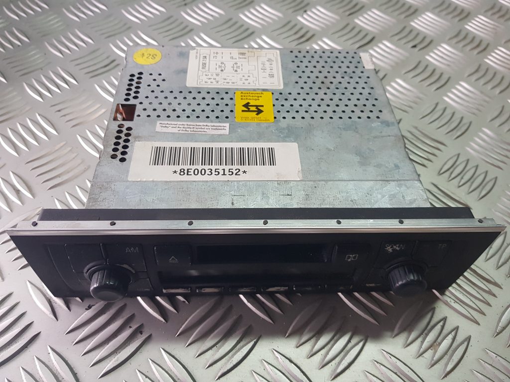 Automašīnas radio priekš AUDI A4 2004 1 Automašīnas radio priekš AUDI A4 2004