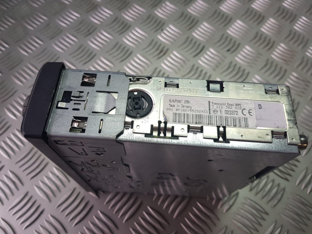 Automašīnas radio priekš AUDI A4 2005 2 Automašīnas radio priekš AUDI A4 2005