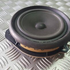 Durvju skaļrunis, apakšā priekš AUDI A4 2005