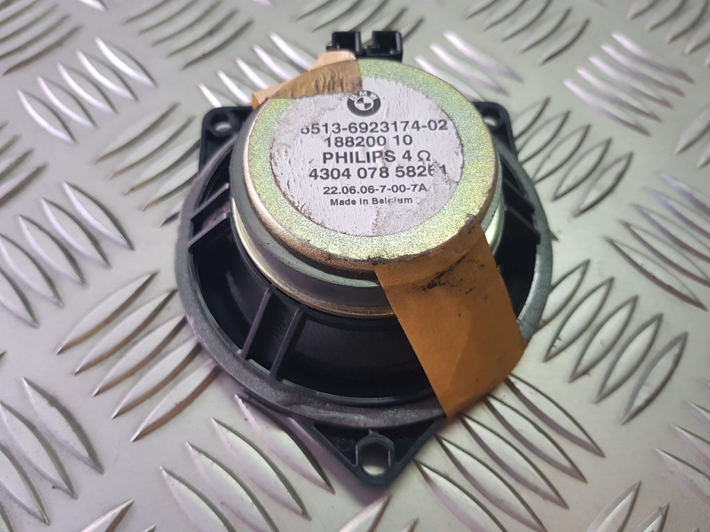 Durvju skaļrunis, apakšā priekš BMW 520D E60 2006 ENG. 2 Durvju skaļrunis, apakšā priekš BMW 520D E60 2006 ENG.