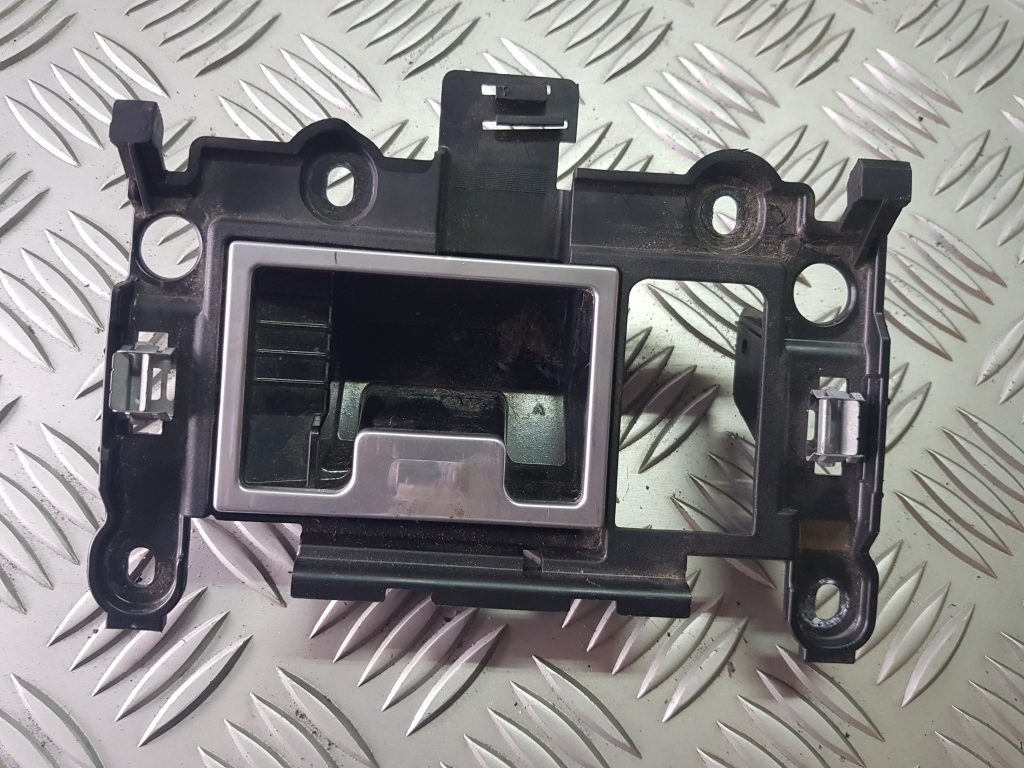 Pelnu trauks priekš BMW 525 E60 2006 BLACK