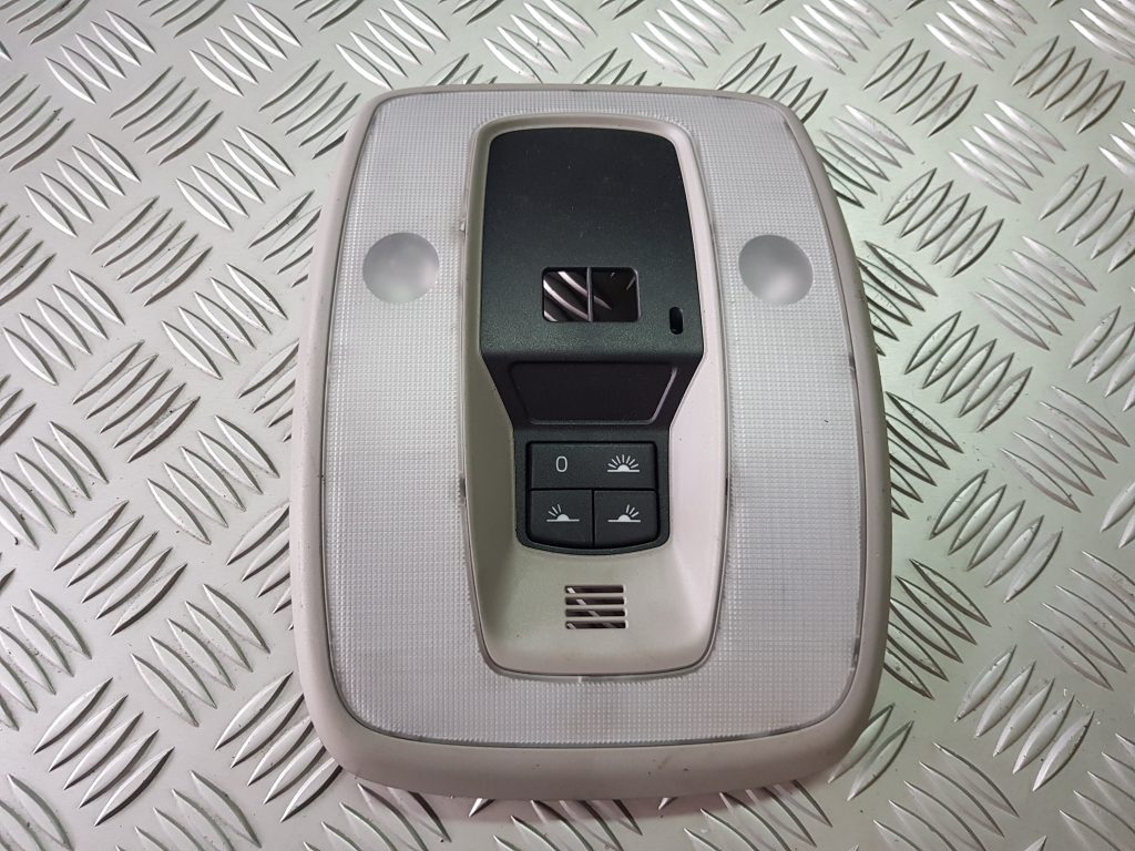 Salona apgaismojuma panelis priekš VOLVO C30 2008 BLACK 1 Salona apgaismojuma panelis priekš VOLVO C30 2008 BLACK