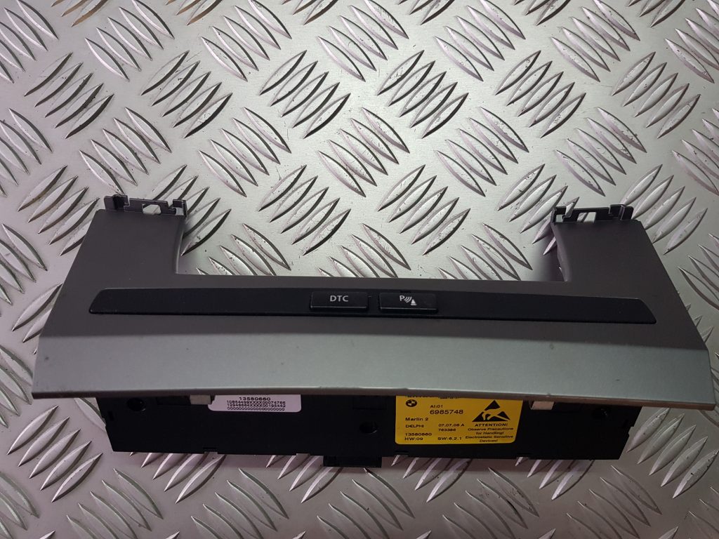 Parkošanās devēju vadības bloks priekš BMW 520D E60 2006 ENG.