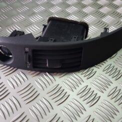 Mērinstrumentu paneļa gaisa vads, centrā priekš TOYOTA COROLLA VERSO 2009