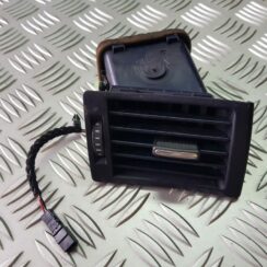 Mērinstrumentu paneļa gaisa vads, pa labi priekš AUDI A4 AVANT 2004