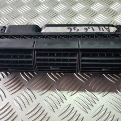 Mērinstrumentu paneļa gaisa vads, centrā priekš AUDI A4 1996