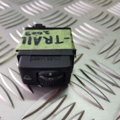 Lukturu augstuma regulēšanas poga priekš NISSAN X-TRAIL 2008