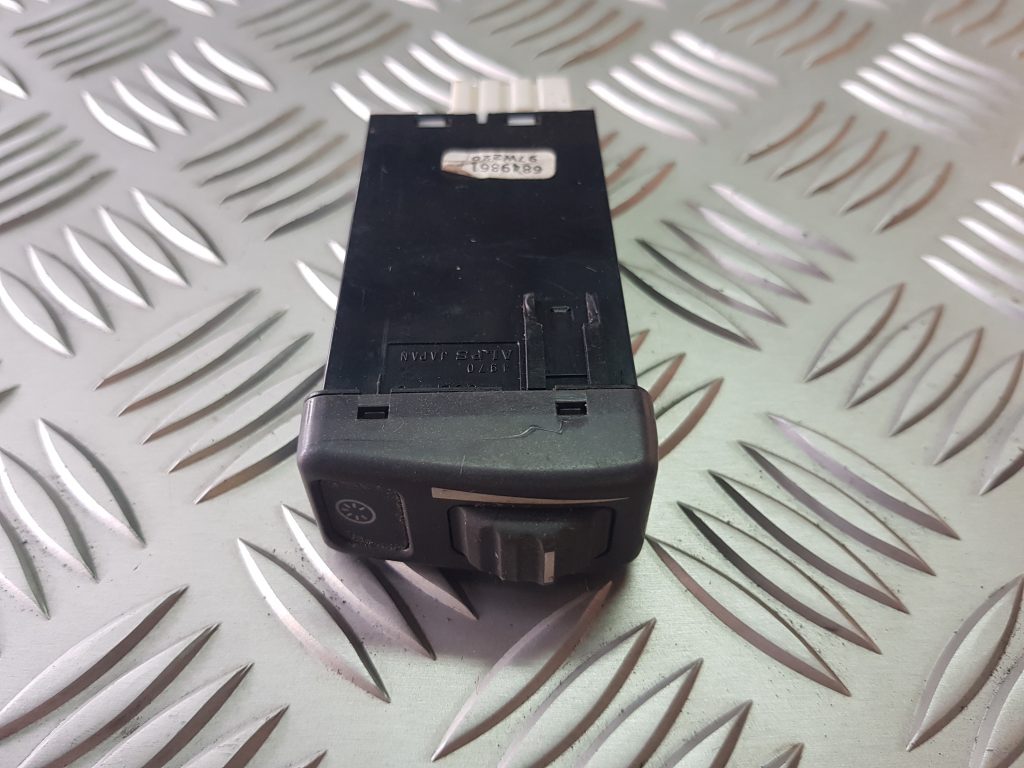 Gaismas spilgtuma regulēšanas poga priekš VOLVO V70 2002 SILVER 1 Gaismas spilgtuma regulēšanas poga priekš VOLVO V70 2002 SILVER