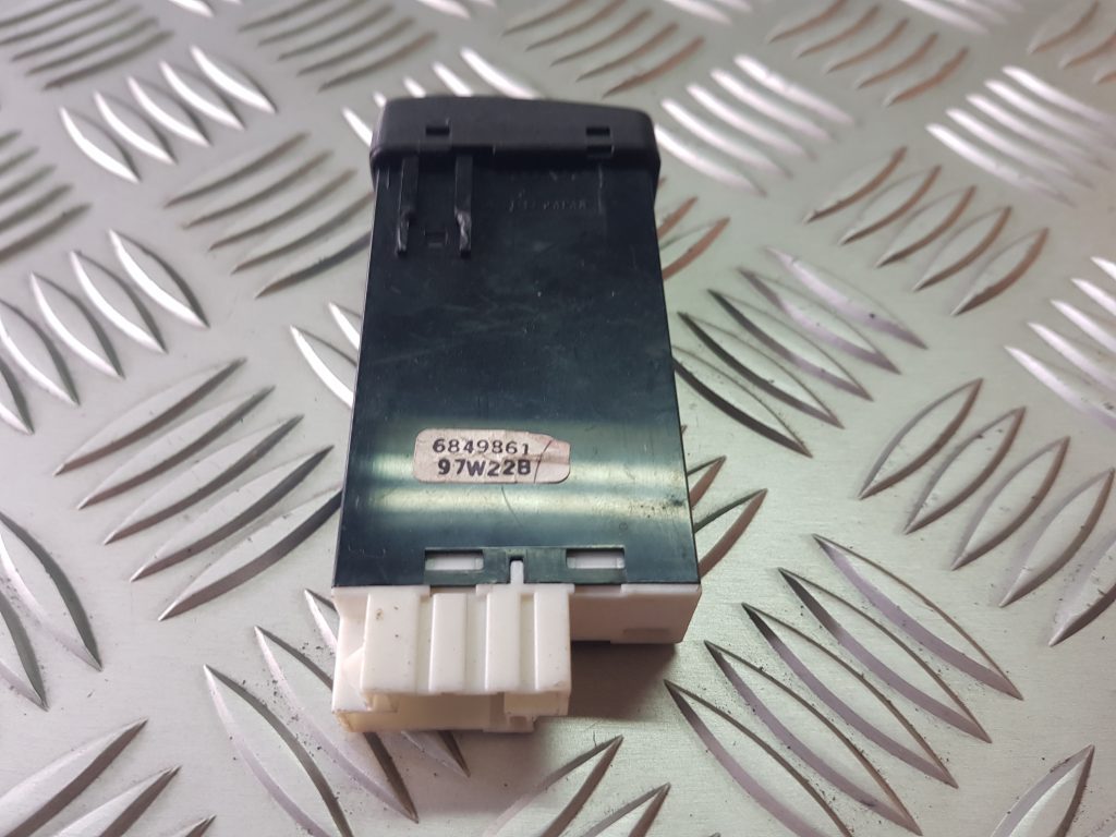 Gaismas spilgtuma regulēšanas poga priekš VOLVO V70 2002 SILVER 2 Gaismas spilgtuma regulēšanas poga priekš VOLVO V70 2002 SILVER