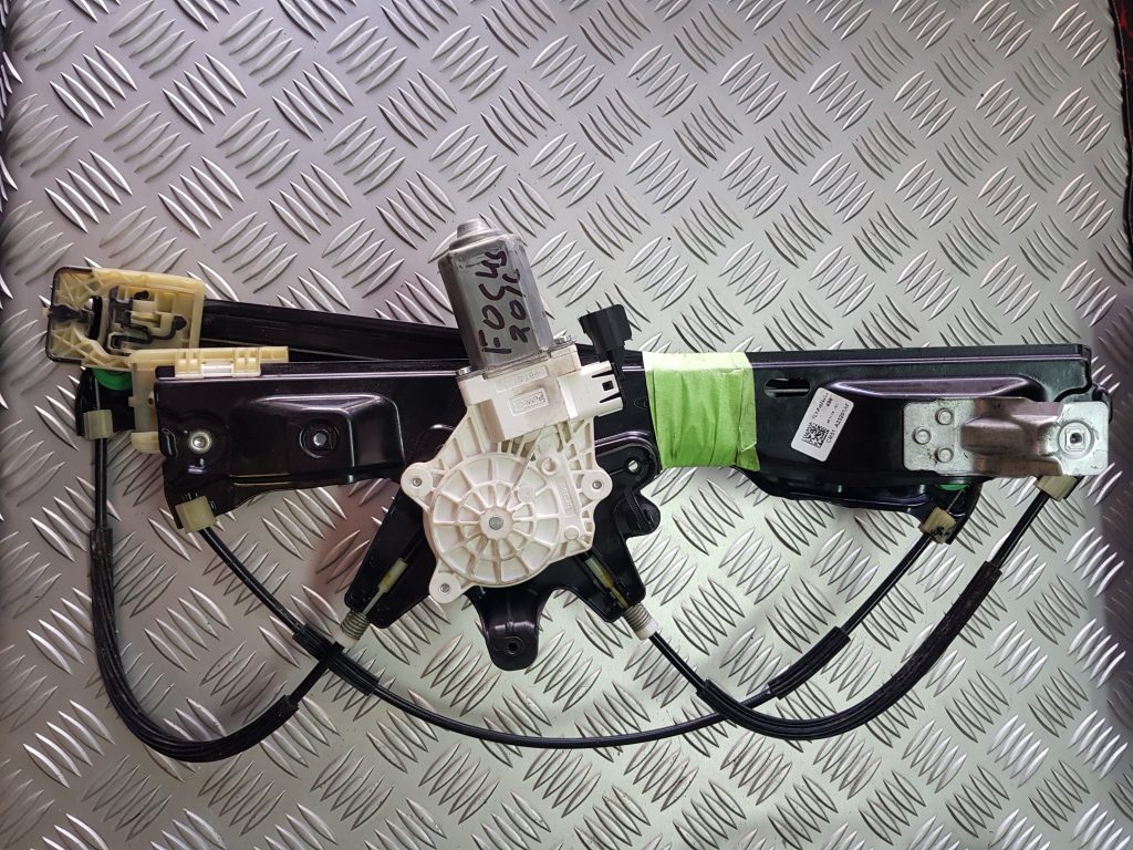 Stikla pacelšanas mehānisms priekšējais kreisais priekš FORD FOCUS 2016 1 Stikla pacelšanas mehānisms priekšējais kreisais priekš FORD FOCUS 2016