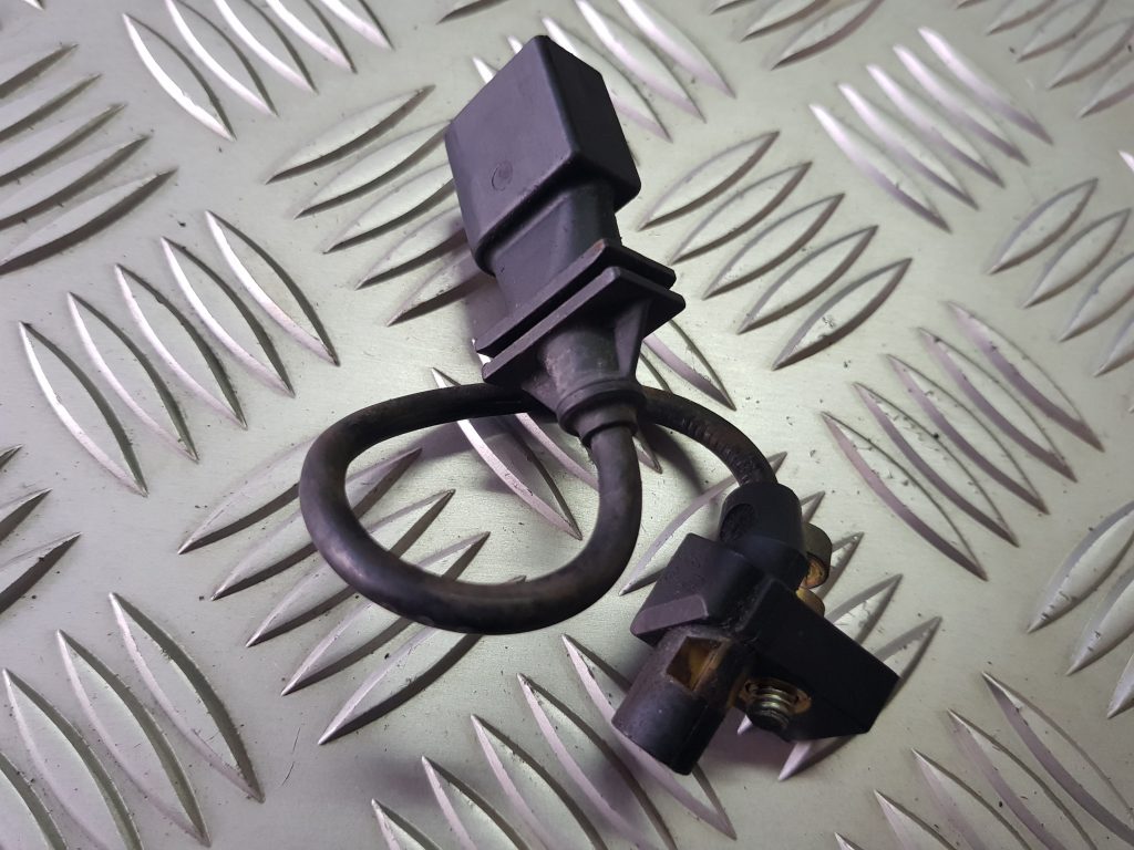 Kloķvārpstas devējs priekš BMW 520D E60 2006 ENG. 1 Kloķvārpstas devējs priekš BMW 520D E60 2006 ENG.